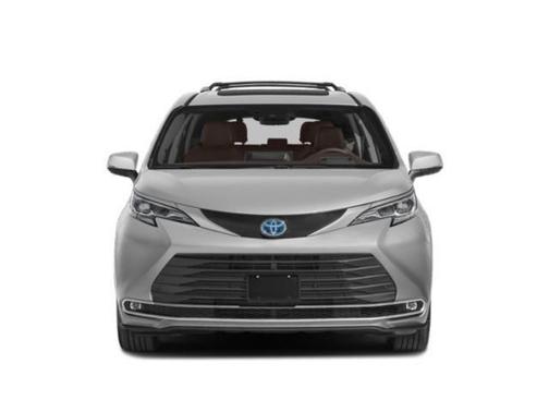 2025 Toyota Sienna Platinum