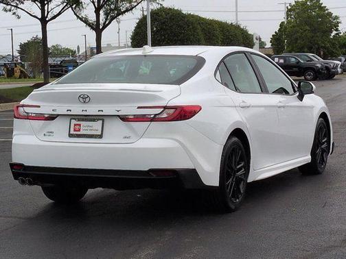Ice Cap 2026 Toyota Camry SE