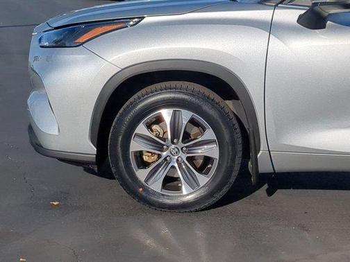 2024 Toyota Highlander Hybrid XLE