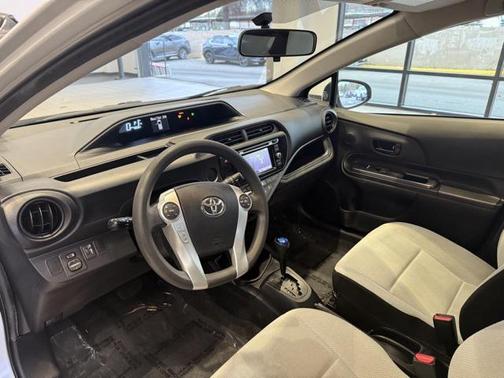 2016 Toyota Prius c One