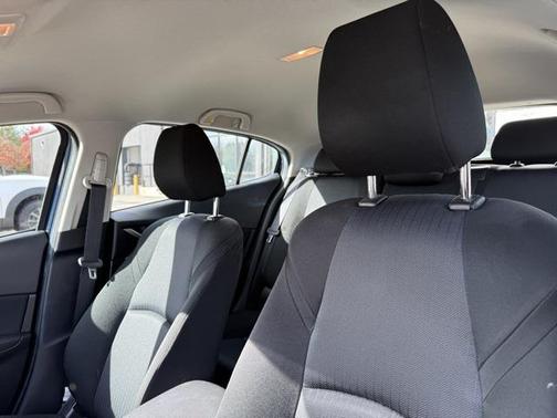 2015 Mazda Mazda3 i Sport