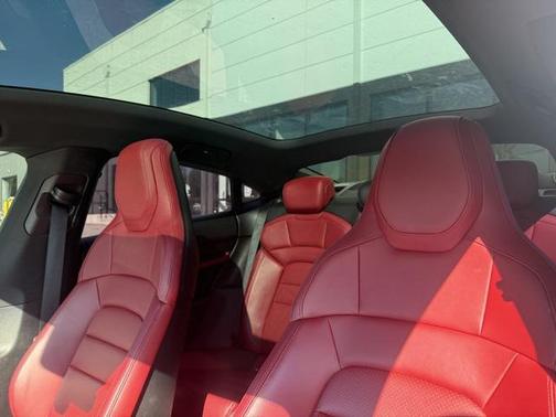 2022 Porsche Taycan Base