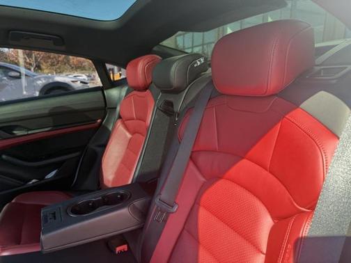 2022 Porsche Taycan Base