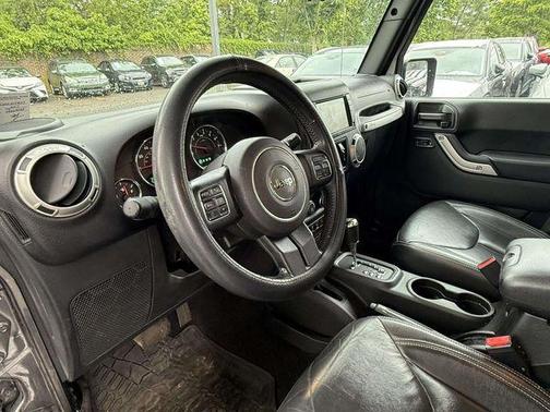 Granite Crystal Metallic Clearcoat 2017 Jeep Wrangler Unlimited Sahara