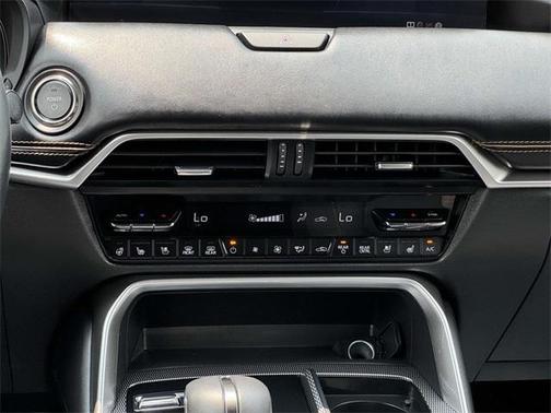 2024 Mazda CX-90 PHEV Premium Plus