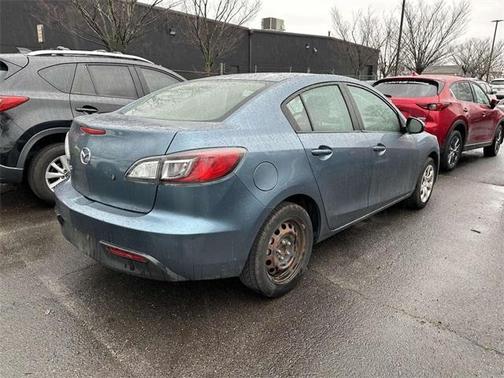 Photo 2 of 5 of 2011 Mazda Mazda3 i Sport