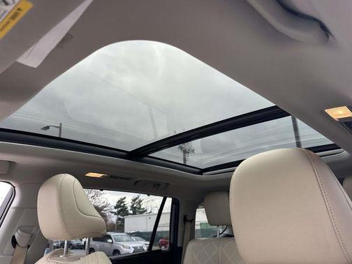 Moon Dust 2021 Toyota Highlander Hybrid Platinum