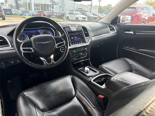 2021 Chrysler 300 Touring