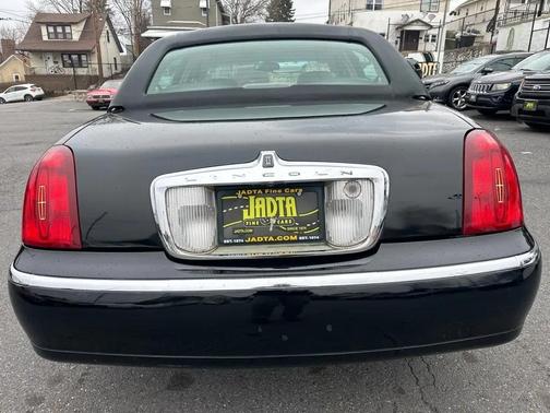 2002 Lincoln Town Car Cartier