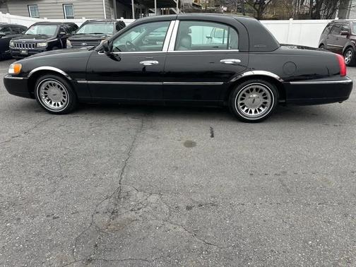 2002 Lincoln Town Car Cartier