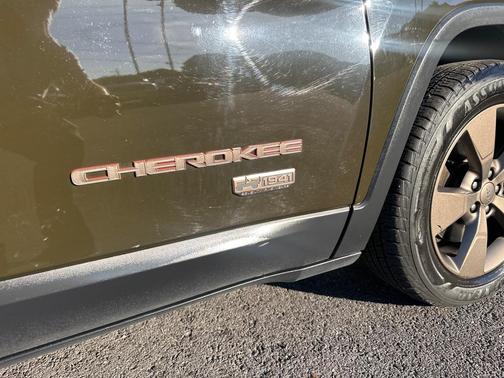 2016 Jeep Cherokee 75th Anniversary