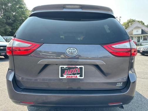 2015 Toyota Sienna XLE