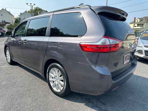 2015 Toyota Sienna XLE