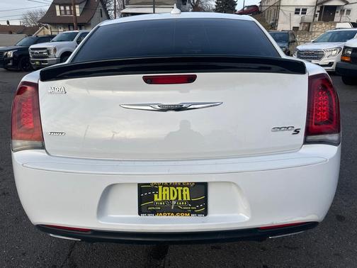 2017 Chrysler 300 S