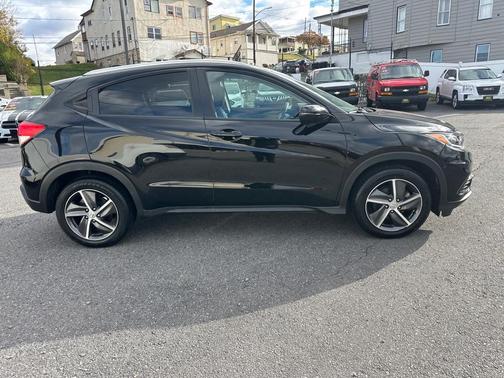 Crystal Black Pearl 2021 Honda HR-V EX