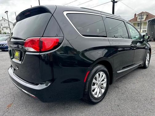 2018 Chrysler Pacifica Touring-L Plus