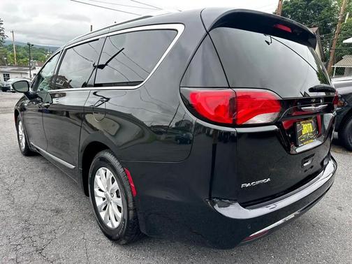 2018 Chrysler Pacifica Touring-L Plus