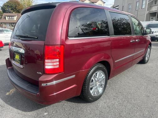 2008 Chrysler Town & Country Limited