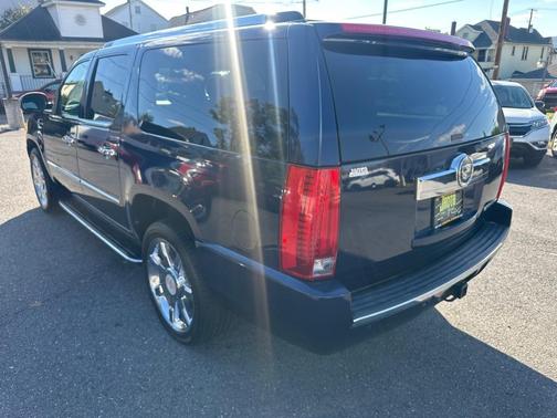 2008 Cadillac Escalade ESV Standard