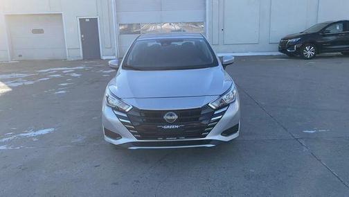 2023 Nissan Versa 1.6 SV