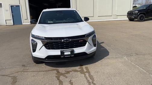 Summit White 2026 Chevrolet Trax 1RS