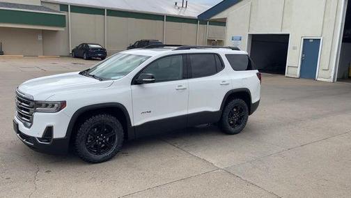 2022 GMC Acadia AT4