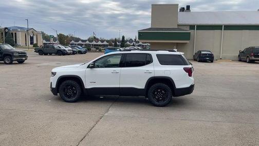 2022 GMC Acadia AT4