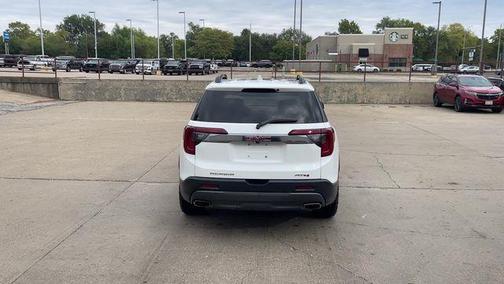 2022 GMC Acadia AT4