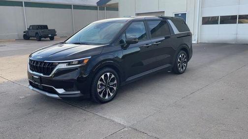 2024 Kia Carnival EX