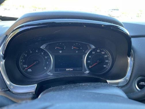 Silver Sage Metallic 2023 Chevrolet Traverse LT Cloth