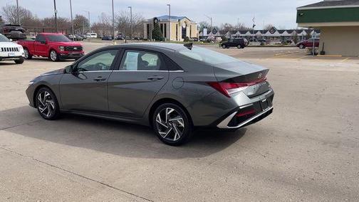 2024 Hyundai ELANTRA Limited