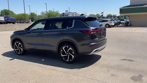 Gray 2024 Mitsubishi Outlander SE