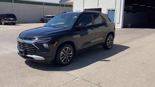 Mosaic Black Metallic 2024 Chevrolet Trailblazer LT
