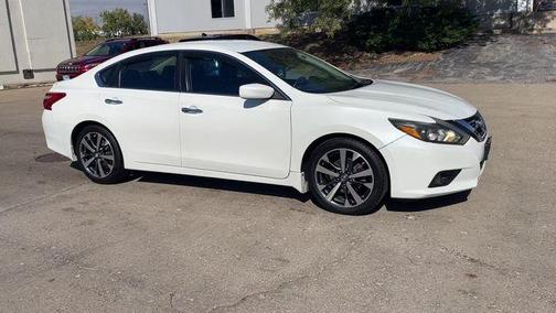 2016 Nissan Altima 2.5 SR