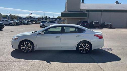 2016 Nissan Altima 2.5 SR