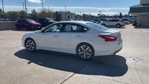 2016 Nissan Altima 2.5 SR