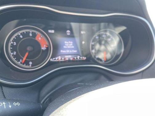 Bright White Clearcoat 2019 Jeep Cherokee Limited