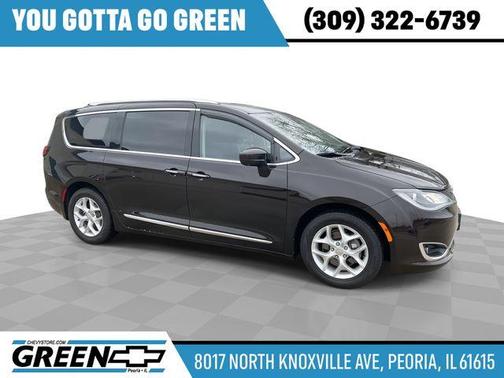 2017 Chrysler Pacifica Touring-L Plus