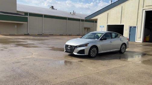 Brilliant Silver Metallic 2024 Nissan Altima 2.5 SV