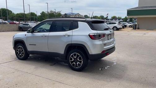 Silver Zynith 2026 Jeep Compass Trailhawk