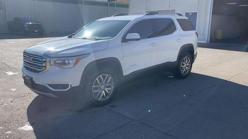 2017 GMC Acadia SLE-2