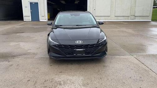Onyx Black 2023 Hyundai ELANTRA SE