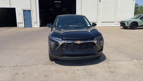 Mosaic Black Metallic 2024 Chevrolet Trax LS