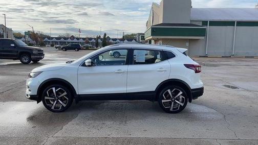 2022 Nissan Rogue Sport SL