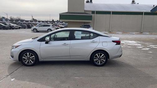 2023 Nissan Versa 1.6 SV