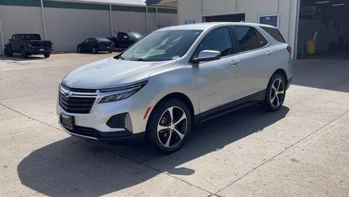Silver Ice Metallic 2022 Chevrolet Equinox 1LT