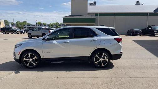 Silver Ice Metallic 2022 Chevrolet Equinox 1LT