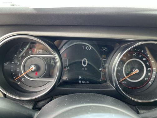 Bright White Clearcoat 2019 Jeep Wrangler Unlimited Sahara