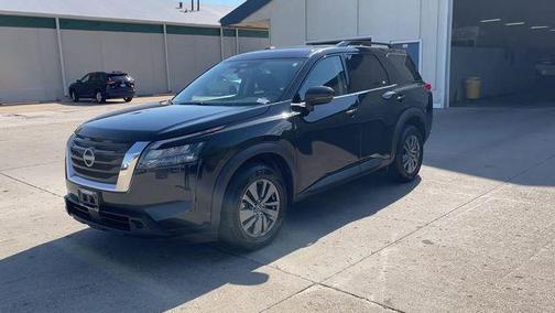 Black 2024 Nissan Pathfinder SV