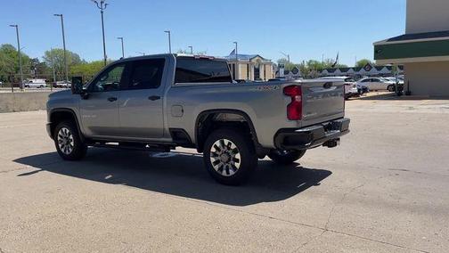 Sterling Gray Metallic 2026 Chevrolet Silverado 2500 Custom